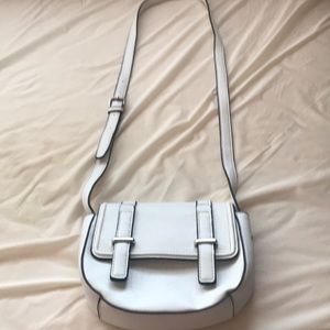 White shoulder bag